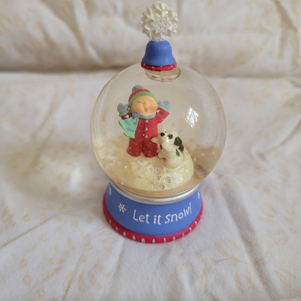 🎩Vintage Hallmark Keepsake Ornament 'First Snow'